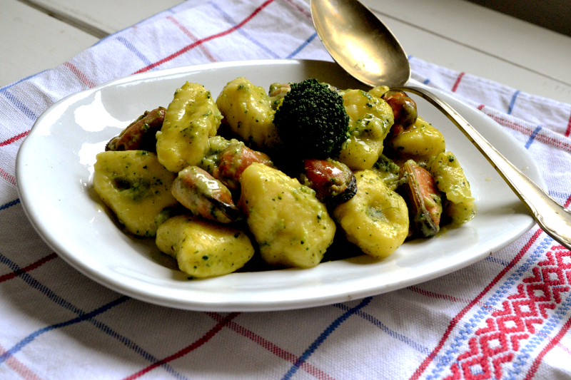 GNOCCHI DI PATATE CON BROCCOLO E COZZE