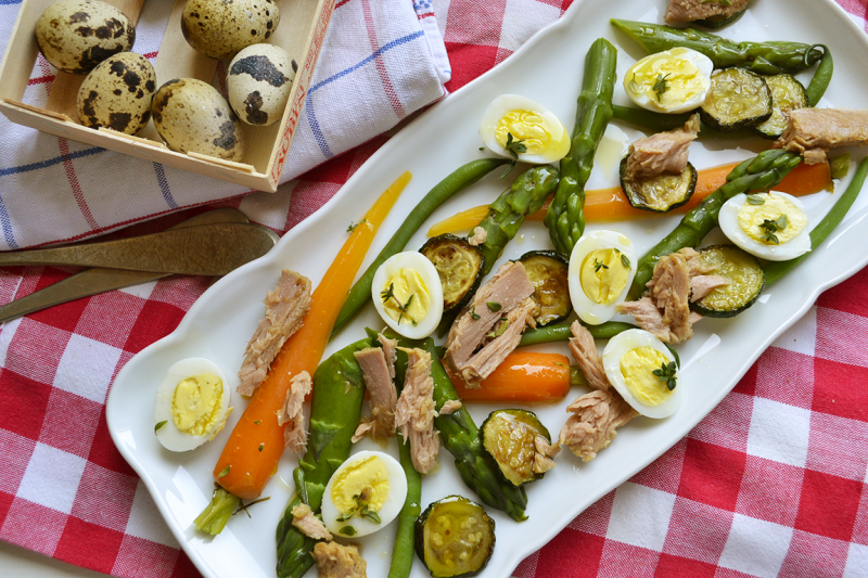 INSALATA CON UOVA DI QUAGLIA E TONNO