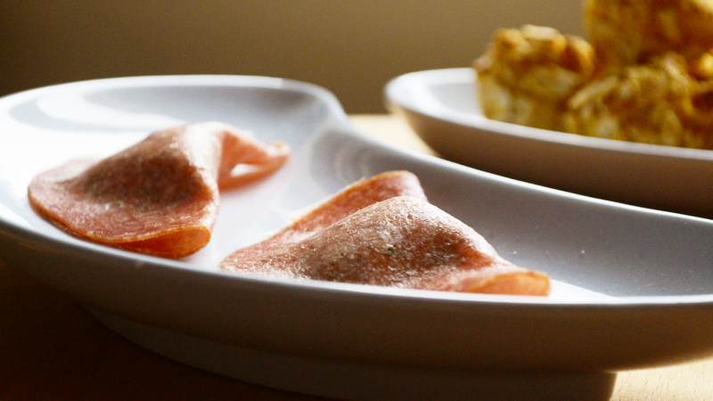 RAVIOLI DI SALAME UNGHERESE CON RIPIENO DI SPINACI